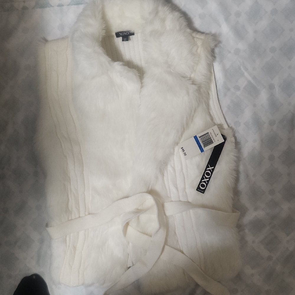 XOXO Women's Cream Faux Fur Vest